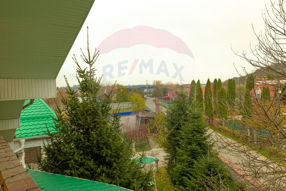 4 room Hotel / Pension for sale, Calea Moldovei area