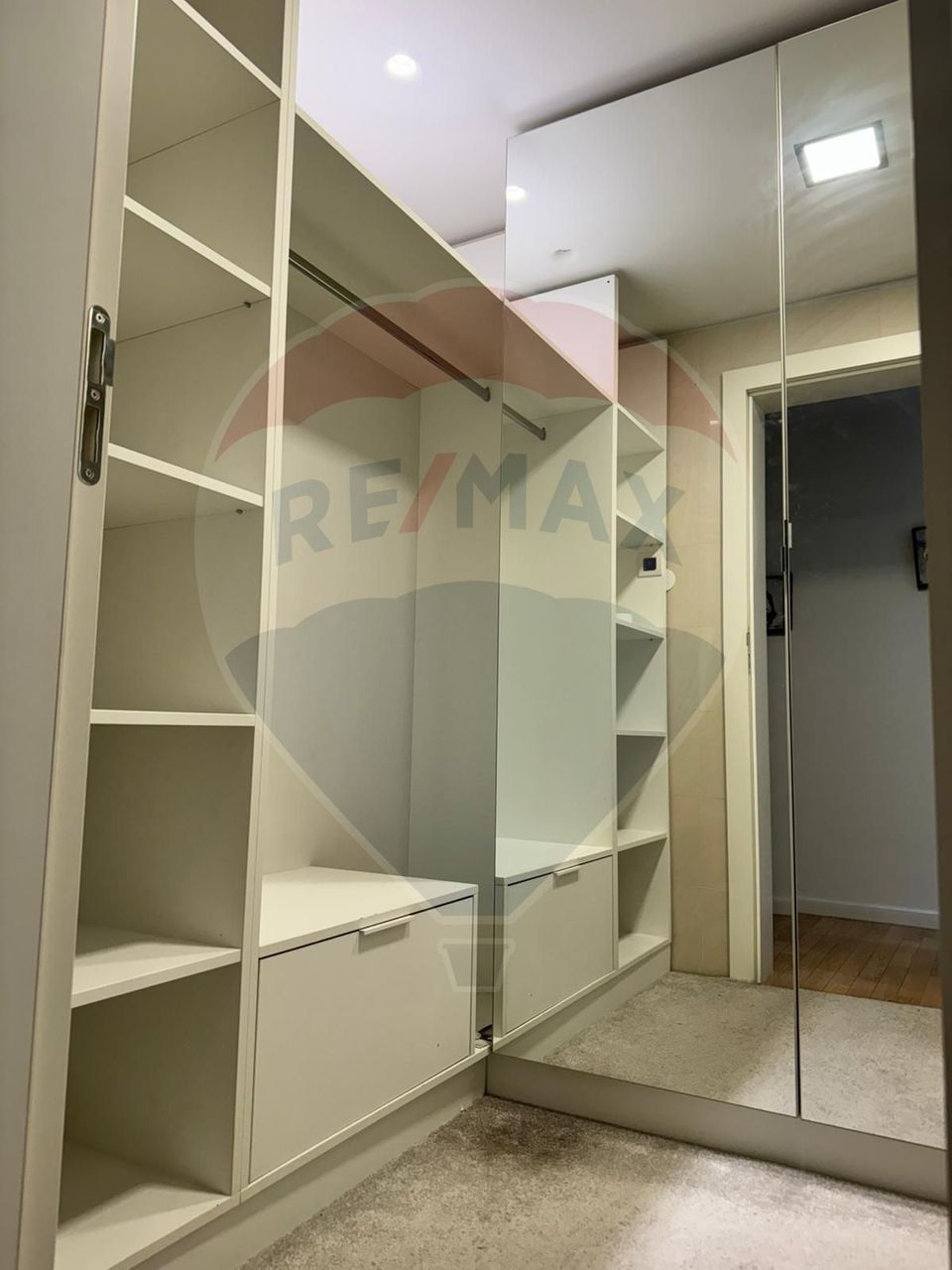 Apartament 4 camere  de inchiriat Aviatorilor -  Charles de Gaulle