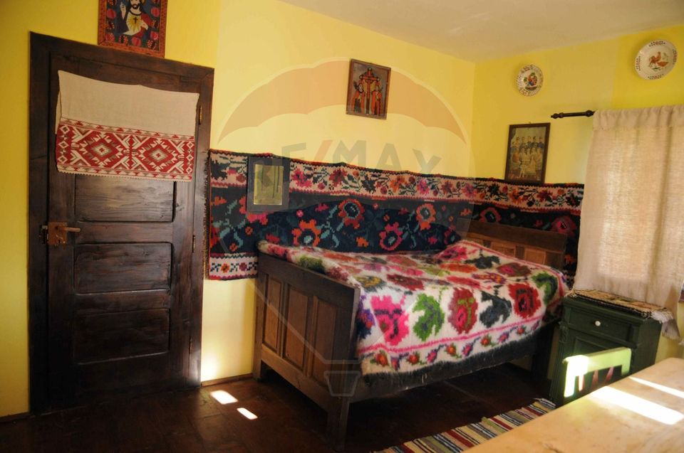 9 room Hotel / Pension for sale