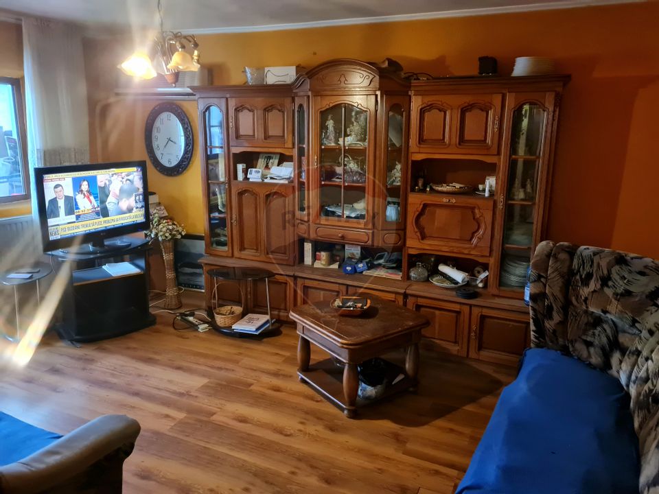 Apartament cu 4 camere  în zona Ultracentrala( Primaria Focsani)