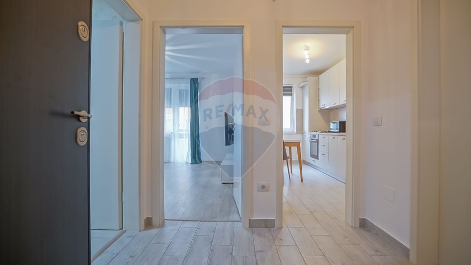 Garsoniera generoasa cu loc de parcare,  Grandis Tractorul