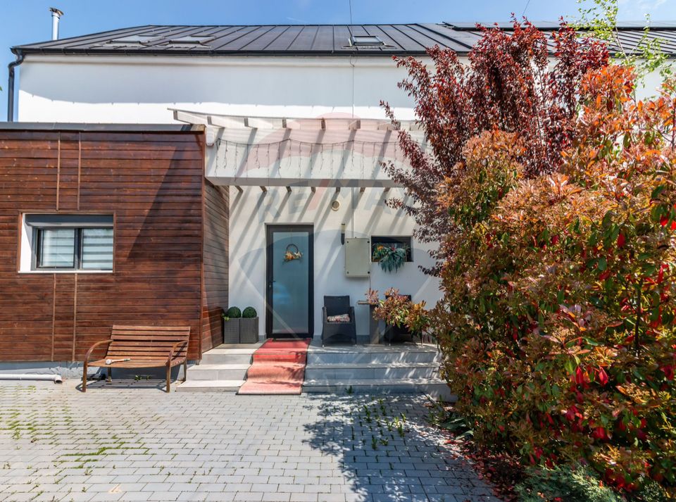 House / Villa with 5 rooms for sale, Laguna Albastra, str. Farms