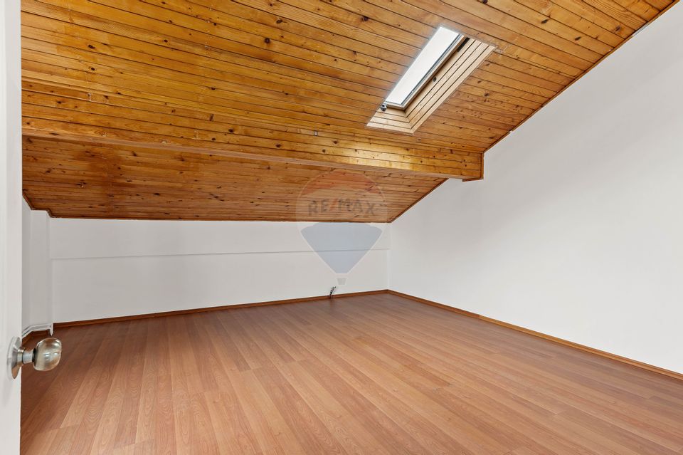 DE VANZARE  Vilă cu 14 camere PIPERA/VOLUNTARI/ROND OMV