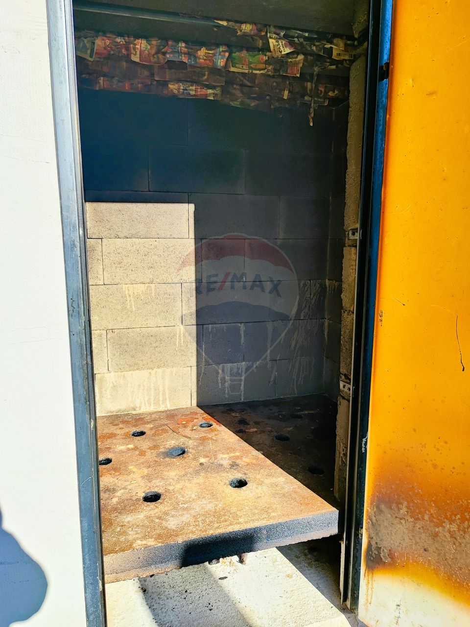 Casă / Vilă cu 3 camere de vânzare în zona Sud