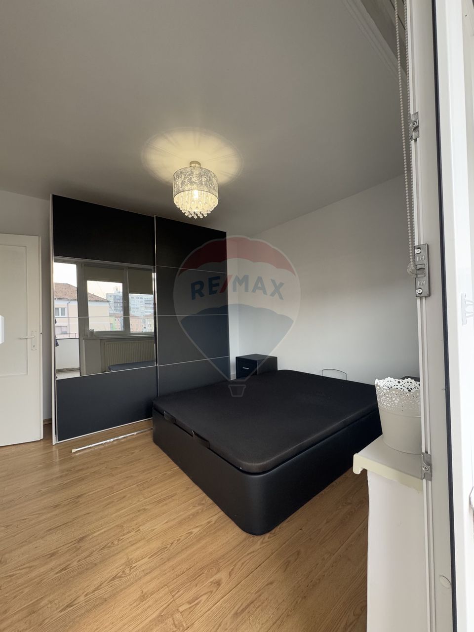 Apartament luminos cu priveliște superbă!