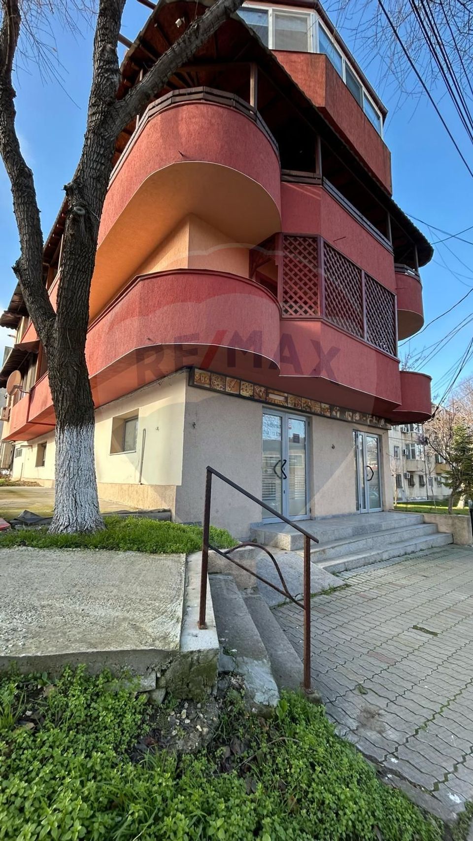 Spațiu comercial de închiriat Năvodari zona centrala Primărie