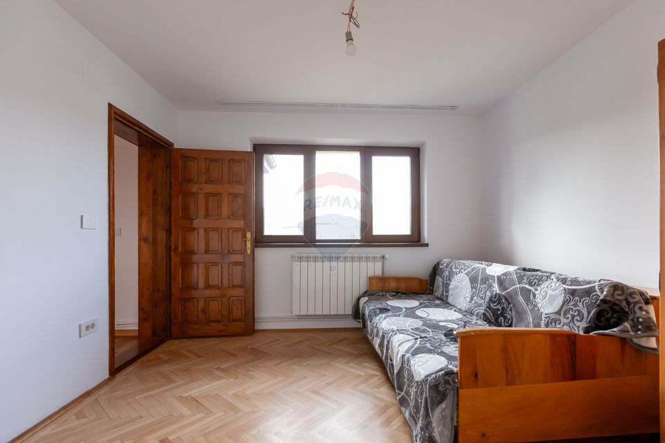 Casă/Vilă cu 6 camere de vânzare în Măgura