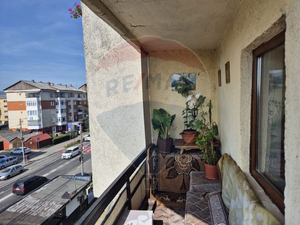 4 room Apartment for sale