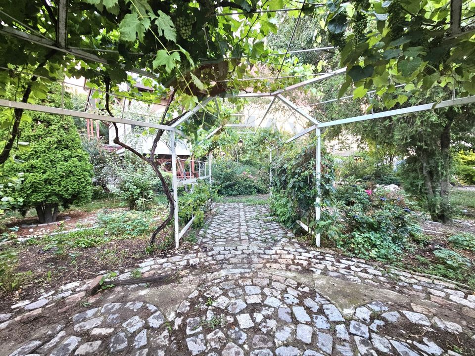 7 room House / Villa for sale, Periferie area