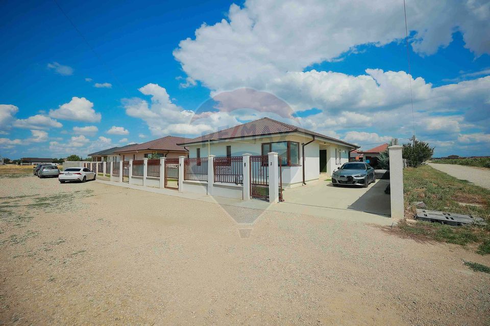 Casă modernă cu 4 camere de închiriat în Sântandrei - smart home