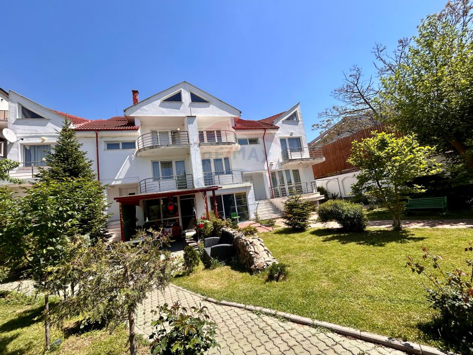 Casă / Vilă cu 16 camere de vânzare în zona Central