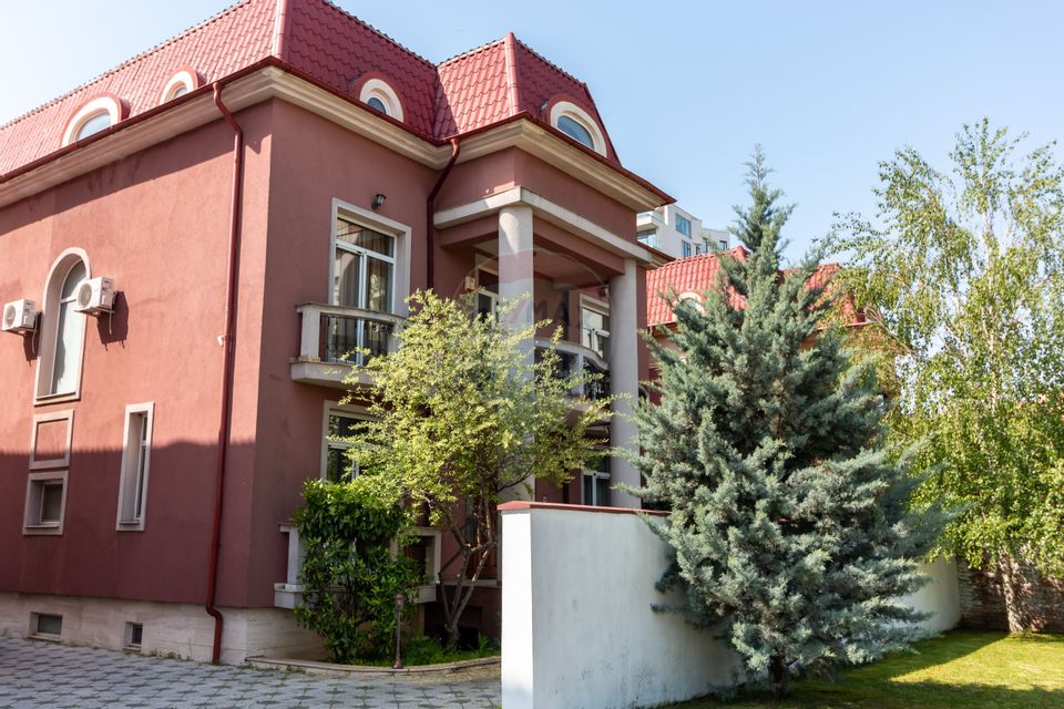 Vilă cu 11 camere de vânzare Zagazului/Herastrau