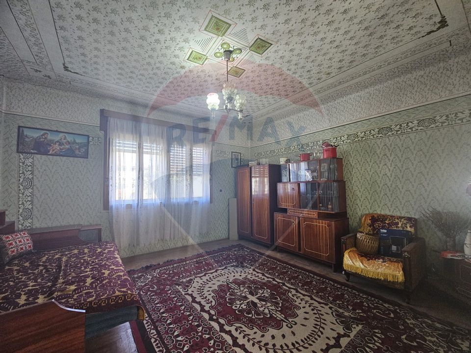 8 room House / Villa for sale