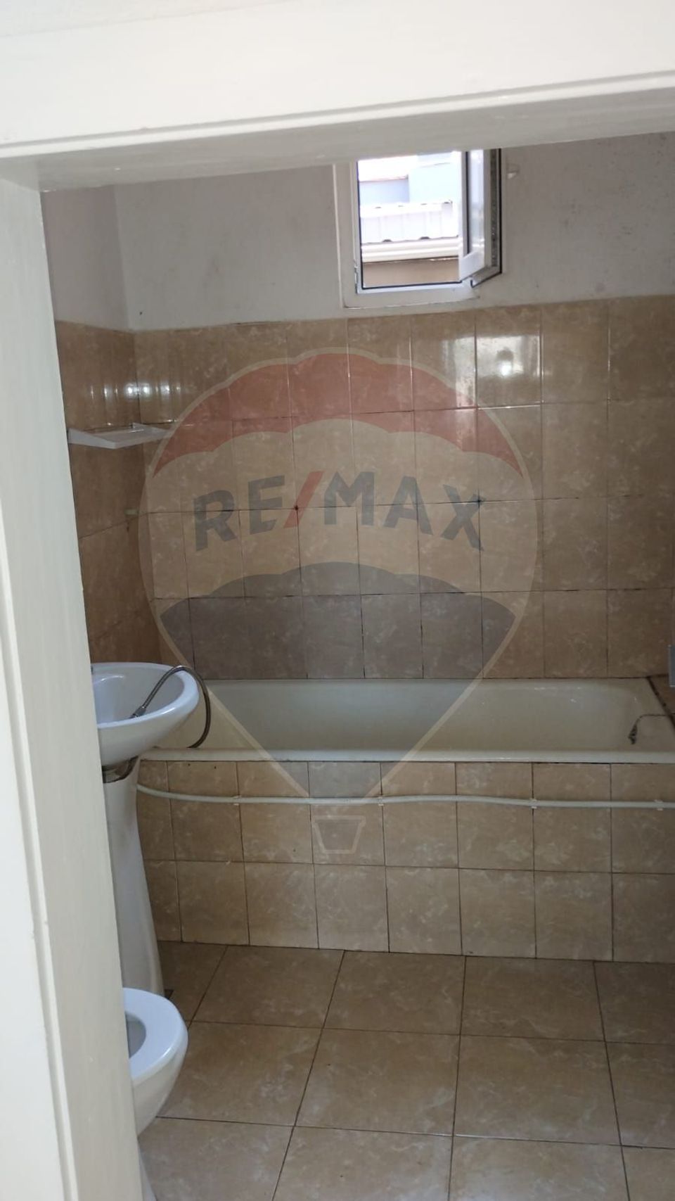 Casă cu 2 camere de închiriat în Gheorgheni