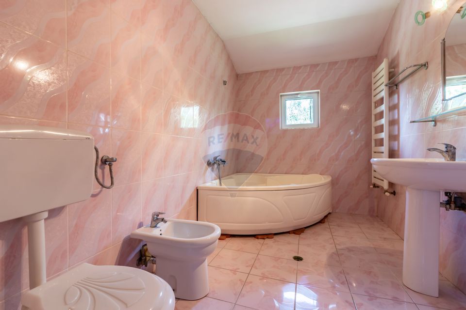 Snagov Villa for Sale | Pool, Orchard, 8 Rooms | 3077 sqm land