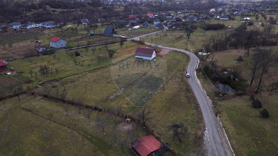 Teren intravilan de vanzare Șurdești