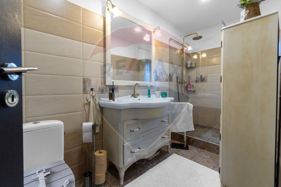 Casă / Vilă cu 4 camere de vânzare în zona Central