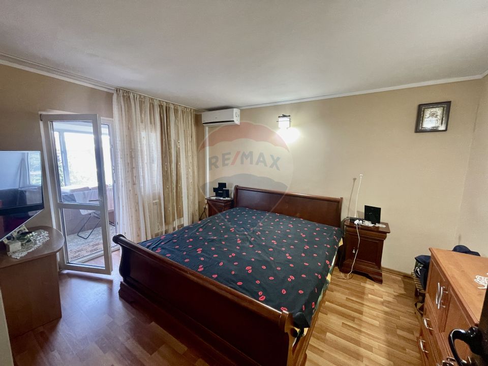 Apartament 3 camere în zona Centrala