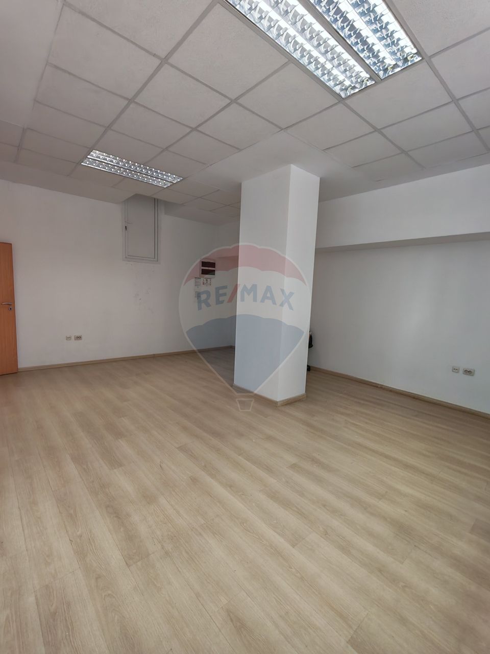 140sq.m Commercial Space for rent, Central area