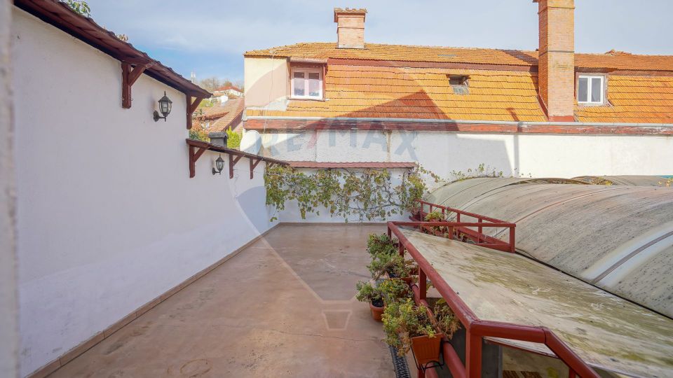 CASA CU SPATIU COMERCIAL SI PARCARE | PIATA UNIRII 12BIS BRASOV SCHEI