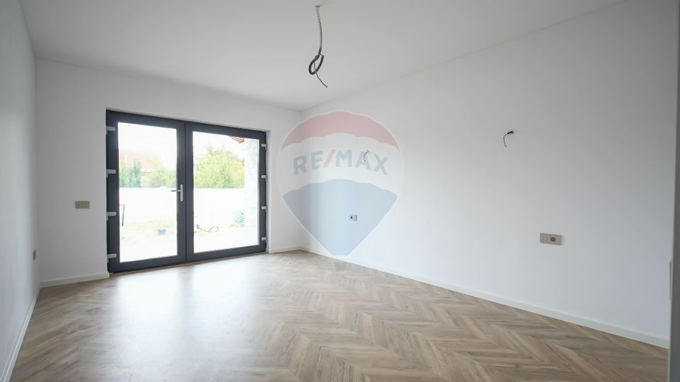 Comision 0 %! Casă cu 4 camere de vânzare în zona Stupini!