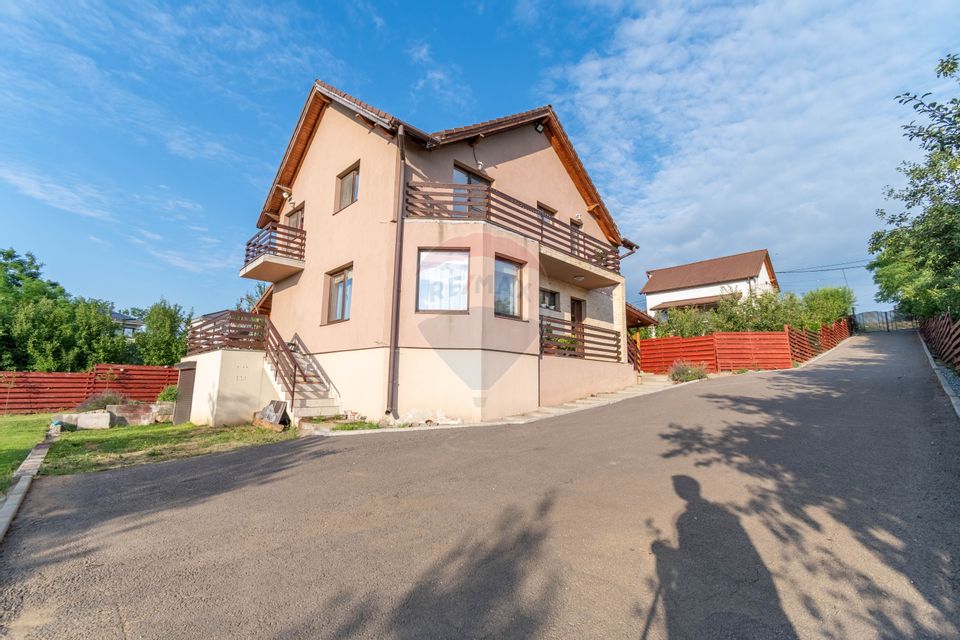 Casa de vanzare, Jucu de Sus teren 811mp, 4 Camere, 2 Bai, Priveliște