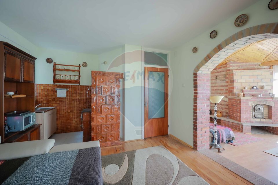 Casă de vânzare, tip duplex, teren 889 mp, în Păușa, comuna Nojorid