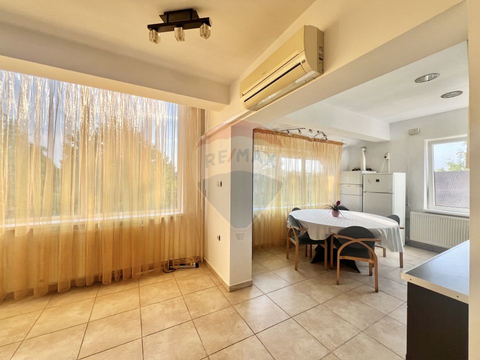 8 room House / Villa for sale