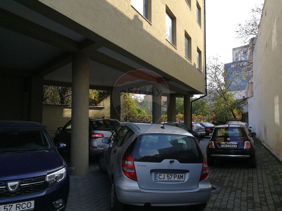 735sq.m Office Space for sale, Central area