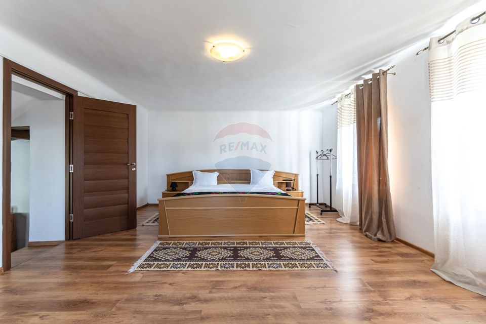 Casă / Vilă cu 7 camere de vânzare