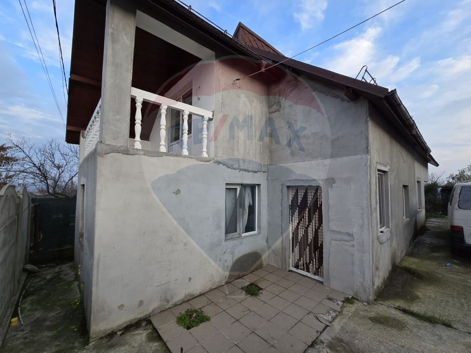 4 room House / Villa for sale, Periferie area