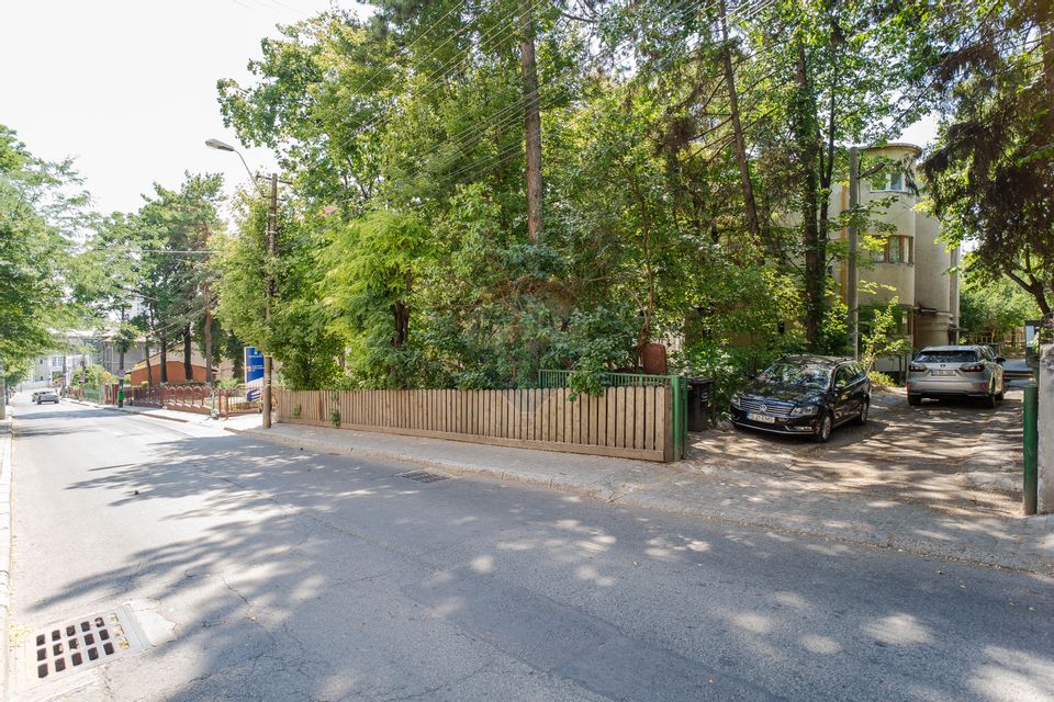 Apartament cu 4 camere de vânzare în zona Piața Unirii