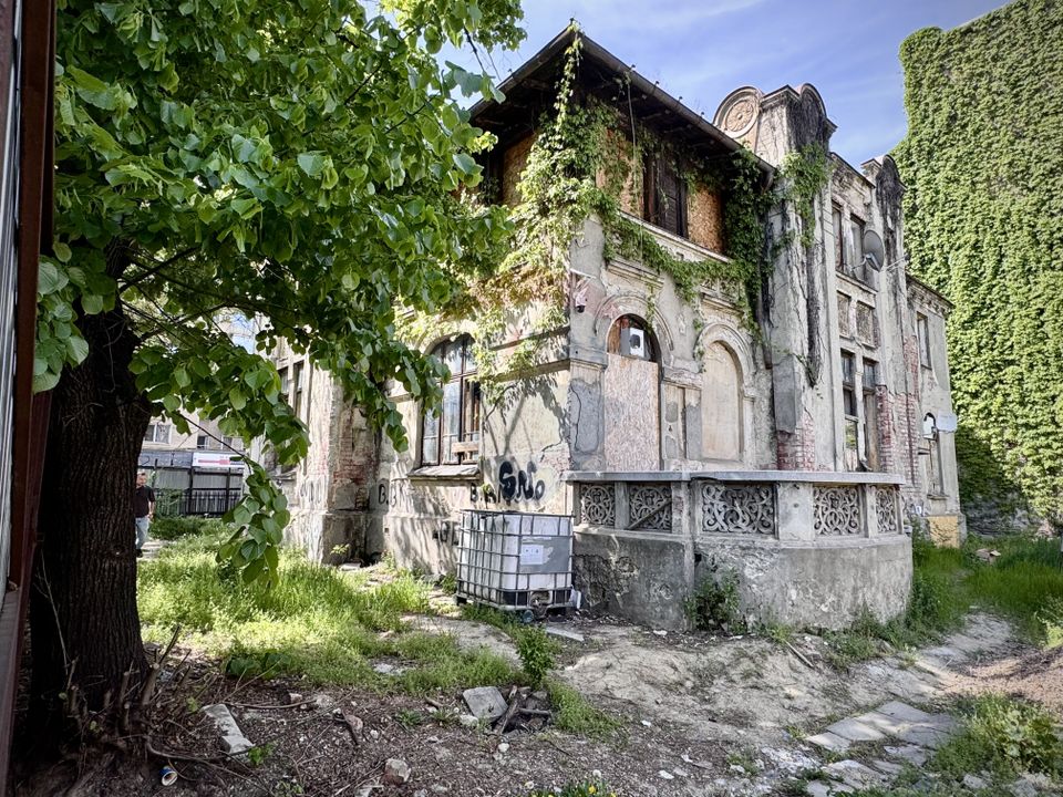 10 room House / Villa for sale, Splaiul Independentei area