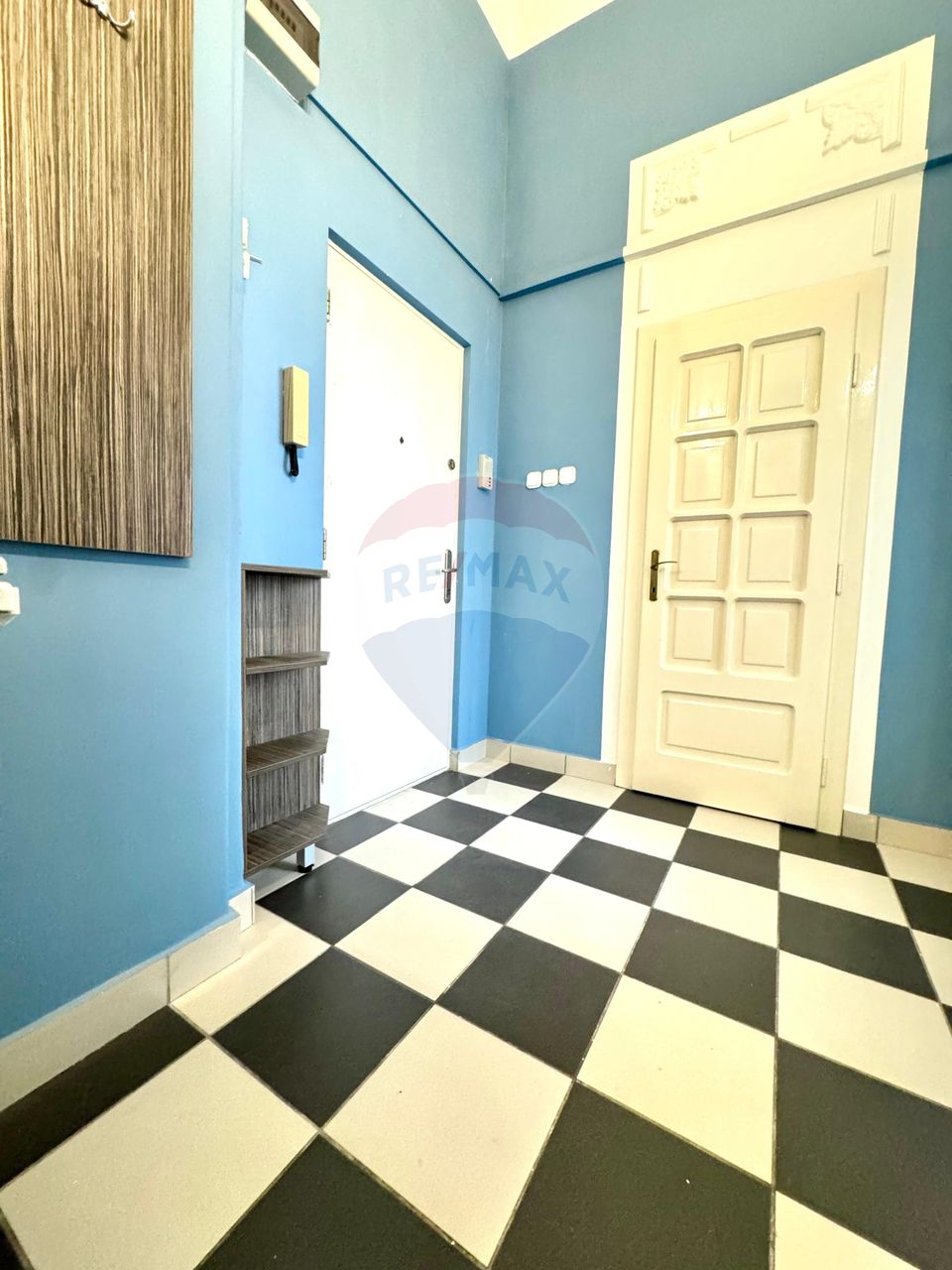 Apartament cu 2 camere de vânzare în zona Ultracentral