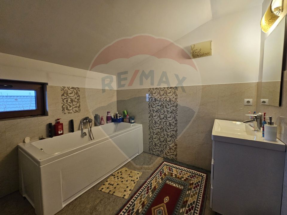 5 room House / Villa for sale