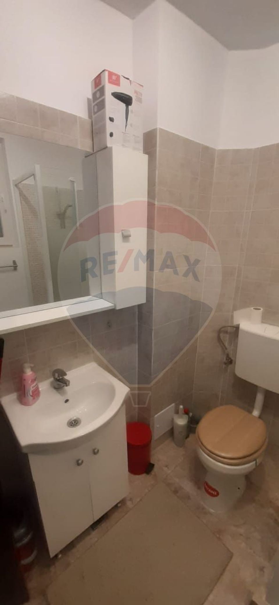 Apartament cu 4 camere de vânzare Sala Palatului