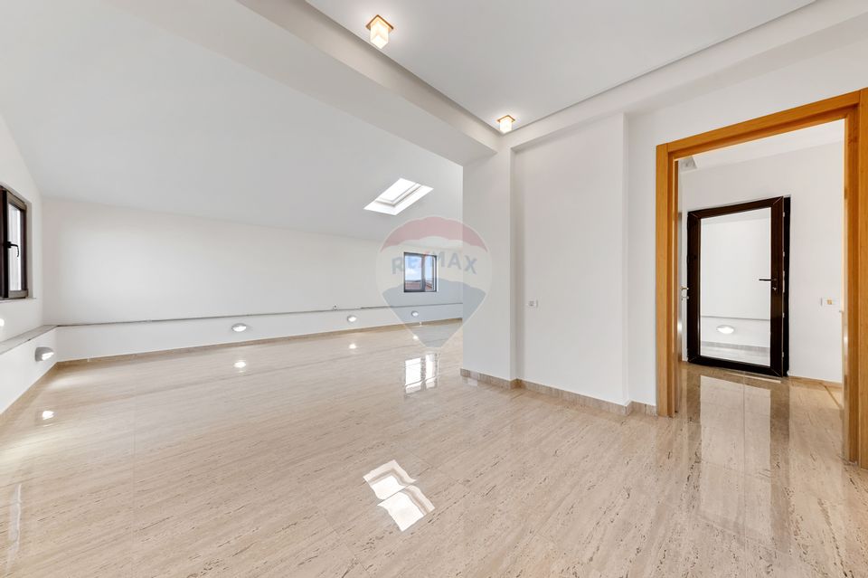 CASĂ / VILĂ PREMIUM DE VÂNZARE ÎN OTOPENI