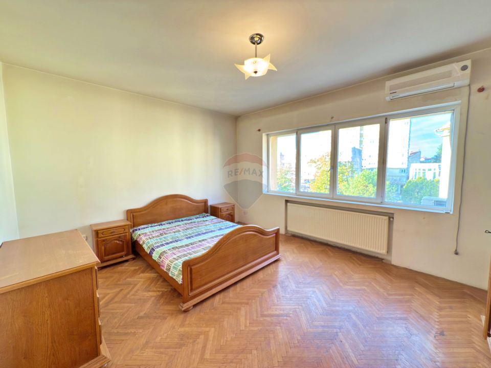 Apartament cu 3 camere decomandat, situat pe malul Mureșului, Arad