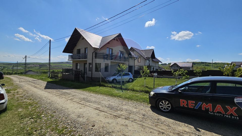 Casă / Vilă cu 5 camere de vanzare in Mihoveni Suceava