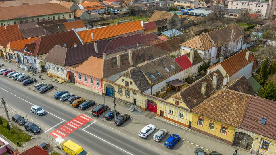 Apartament 7 camere ULTRACENTRAL in casa- Codlea!