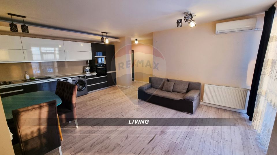 Apartament 3 camere de închiriat bloc nou lift în zona ultra Central