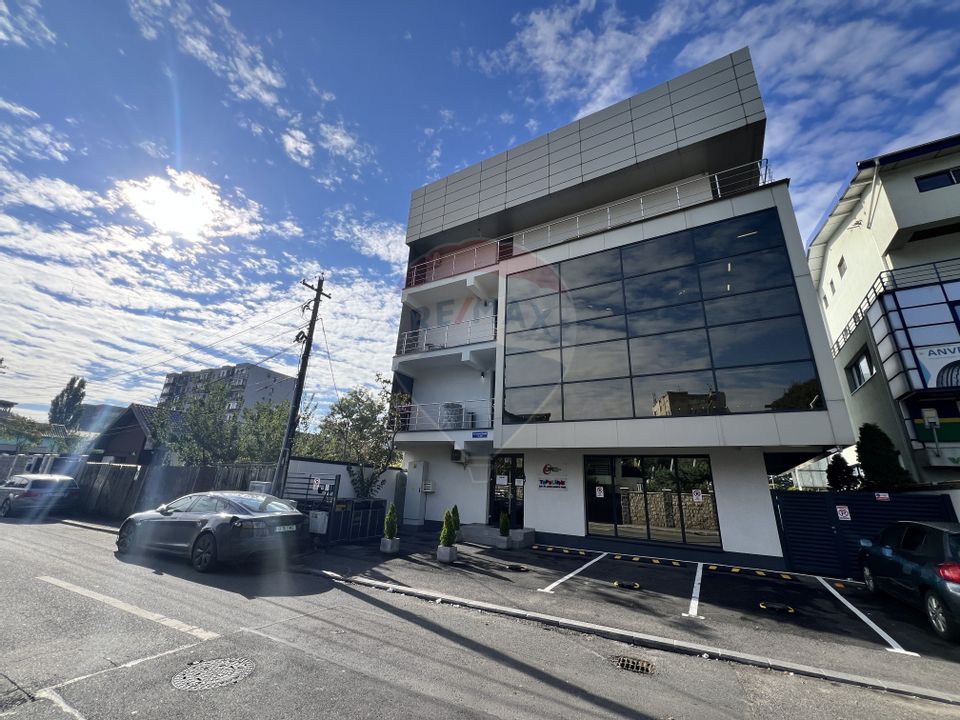 Spațiu comercial modern de închiriat / 2 locuri de parcare