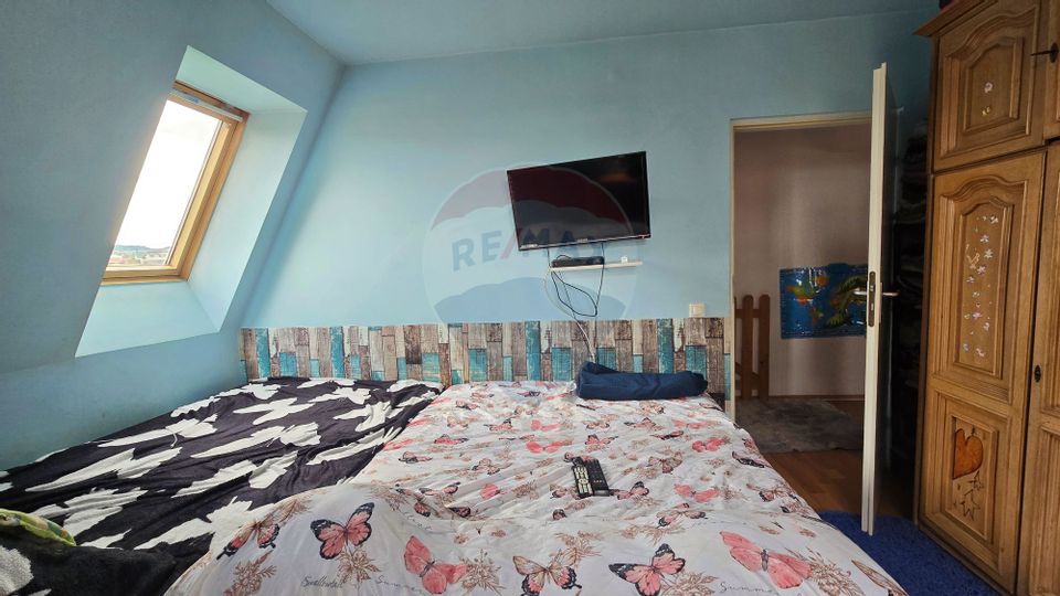 Apartament de 3 camere cu parcare subteranâ în zona Buna Ziua!