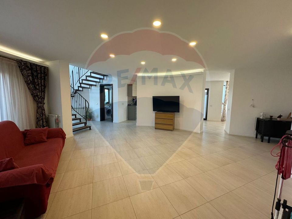 5 room House / Villa for sale