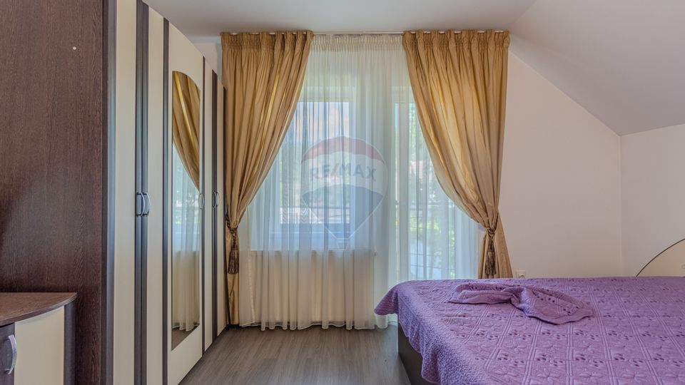 Casă / Vilă cu 10 camere de vânzare in Moieciu de Jos