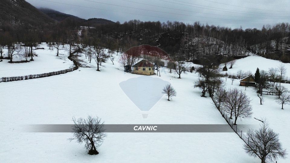 Teren 826mp in CAVNIC zona Pietrele Soimului cu o priveliste minunata.