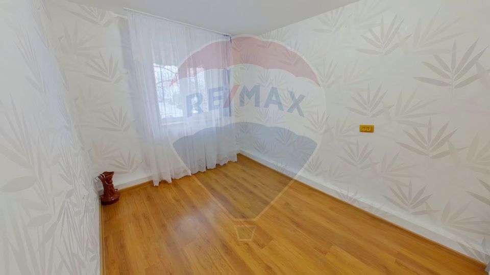 Apartament cu 3 camere de vânzare în zona centrala