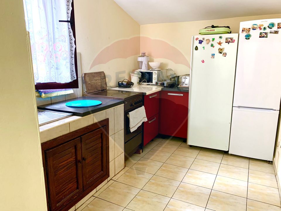 Pensiune cu 13 camere de vânzare in Bulz