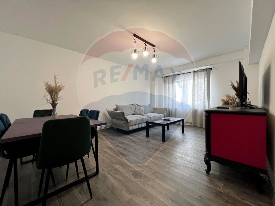 Apartament spațios de închiriat, strada Năsăud, bloc cu lift
