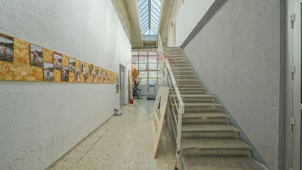 Spațiu comercial de 2,491mp de vânzare în zona Bartolomeu